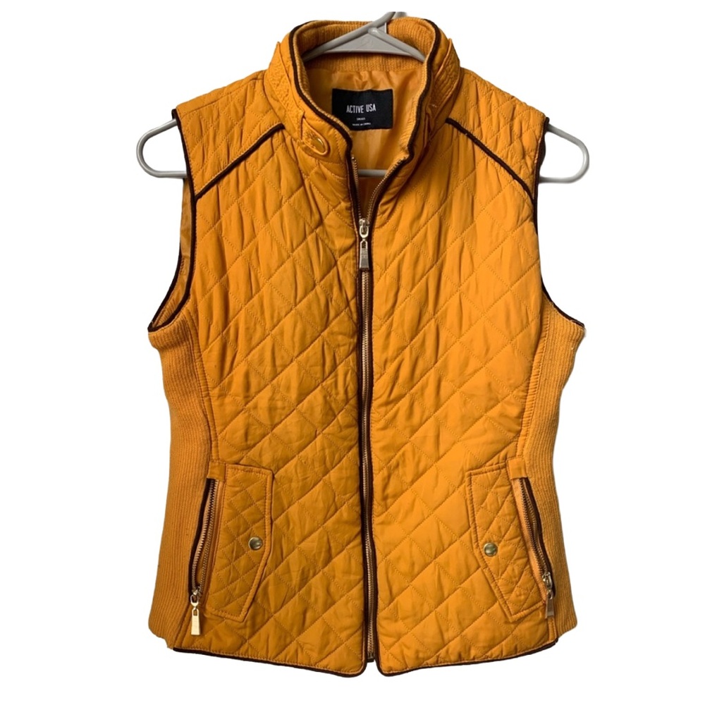 ACTIVE USA Women’s Quilted Gold Zipper Front Closure & Zipper Pockets Vest